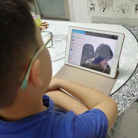 越北镇中心小学三年级二班刘泽翰线上课第十三天快快乐乐来学习