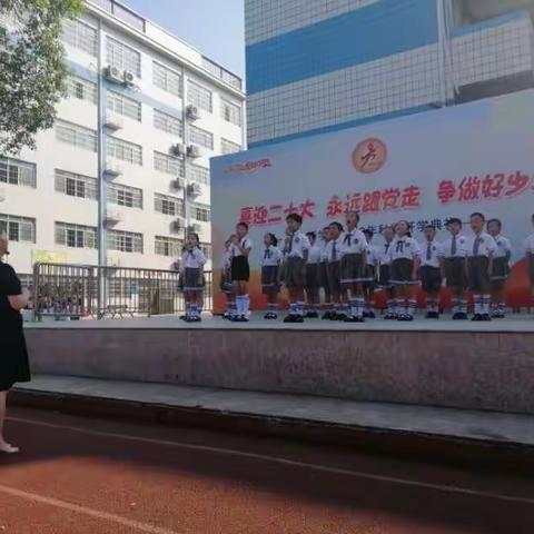 大桥学校157班朗诵节目之台前幕后