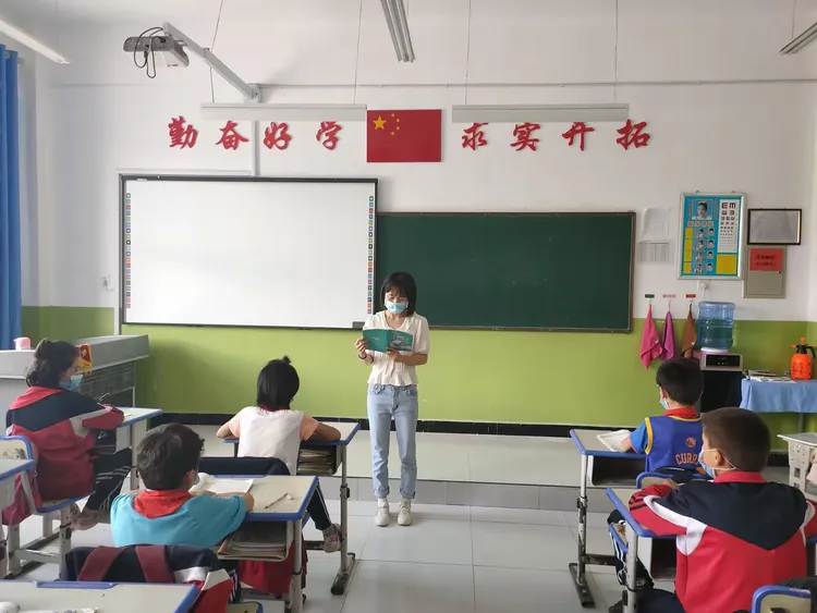 乌恰县波斯坦铁列克乡种羊场学校作业规范行动