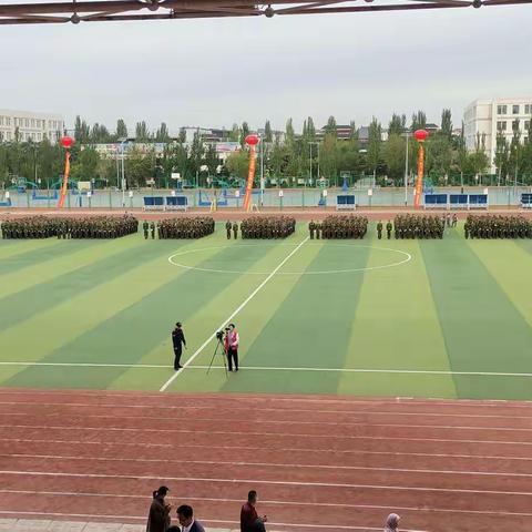 灵武市第一中学2022学年秋季开学典礼暨新生军训会操表演高一（2）班掠影