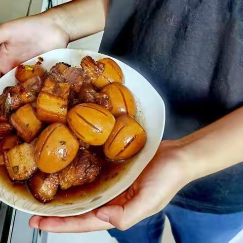 绣湖中学703班29号郑妍汐