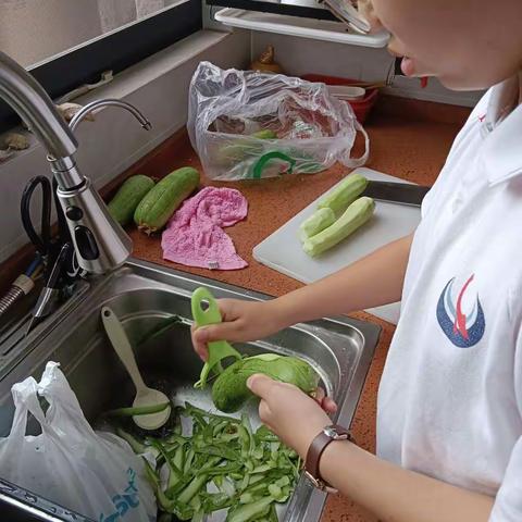 【绣湖中学 803班 郑妍汐】暑假生活