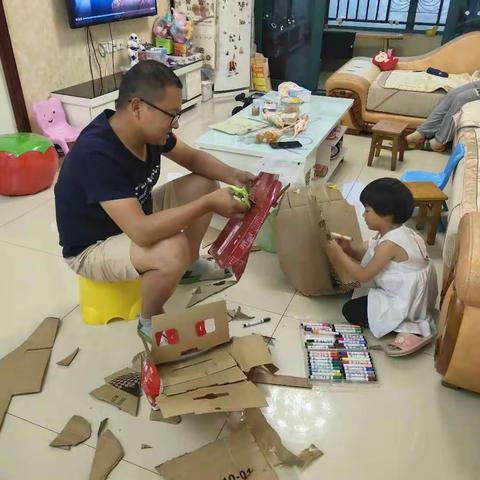 溧水区金碧天下幼儿园《“爸”气十足    亲子手工大创意》活动