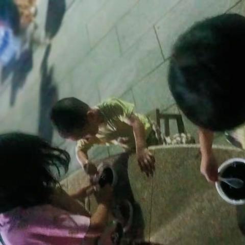 吃苦，卖冰凉粉