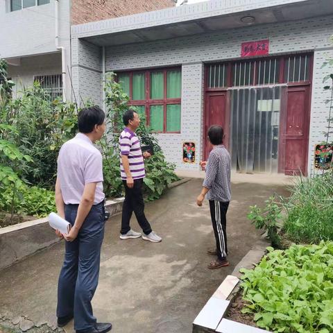 区机关事务中心马宏利同志在甘河镇神策庄村走访建档立卡户和一般农户（2020.7.23）