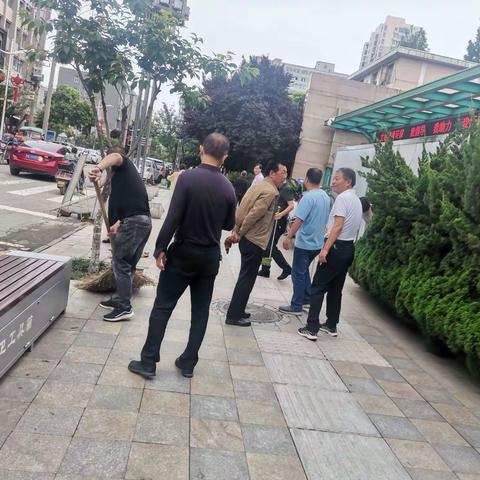 集中综合整治，提升城市面貌                 区机关事务服务中心开展“大清扫、大擦洗、大整治、大规范”活动