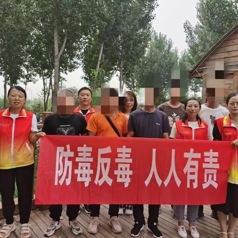 稷山社工组织开展小组活动