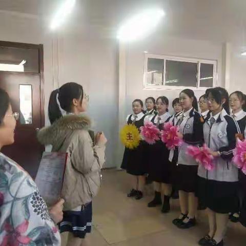 第二十二届“百灵之声”合唱节-八年级十五班