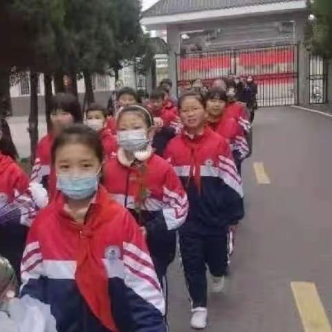 清明•祭英烈——古槐二小到县烈士陵园举行爱国主义教育活动