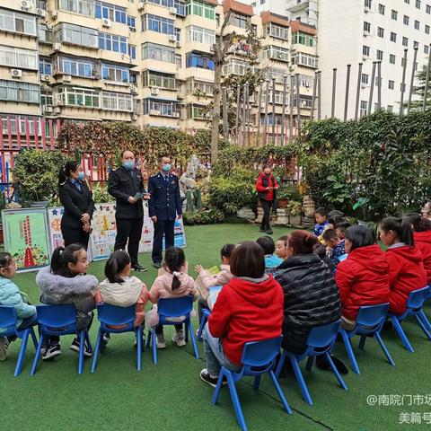 食安连你我强宣传 大手拉小手迎复审——碑林区市场监管局迎食安复审在行动