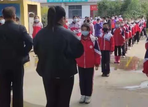 筑牢疫情防控堤坝 构建师生健康屏障 ——皇甫小学疫情防控演练简讯