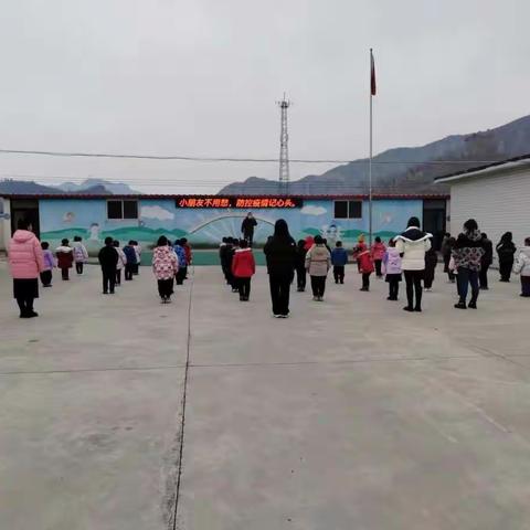 深入学习宣传贯彻党的二十大精神——小厂乡洪山口小学