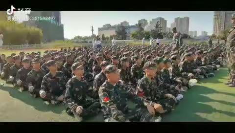 正青春，耀未来！——记丰县实验初级中学2020届新生军训成果汇报