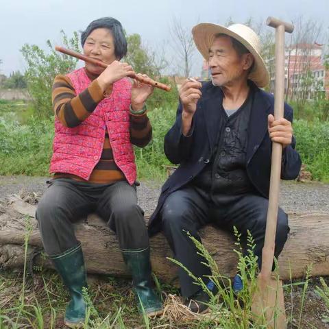 故乡影像系列之：《父亲母亲》