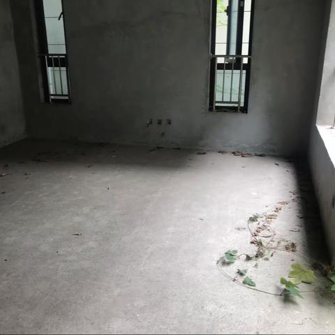 ❤️❤️龙玺台连排别墅4室3厅4卫可做多个卧室带花园约50平方左右可做多个卧室产权197平方车位2个368万V6486