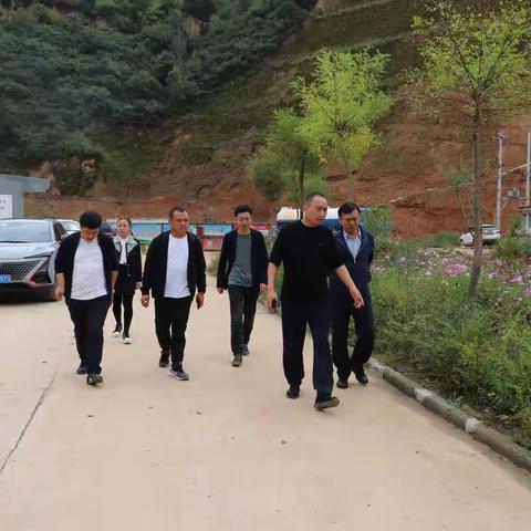 市城管执法局领导深入一线，检查市垃圾处理场应急抢险项目进度