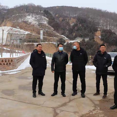市城管执法局谭小成副局长到市垃圾场 检查春节前安全生产工作