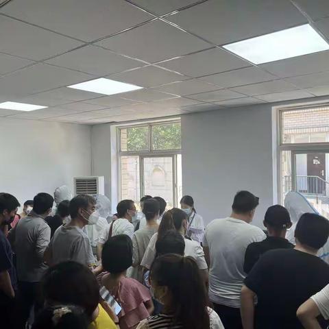 文北街道大洪桥一社区工作人员及志愿者参加采样培训