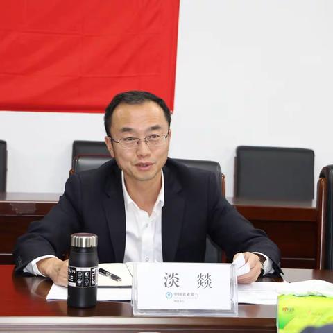 普洱分行党委书记、行长淡燚到营业部开展“春天行动”调研督导
