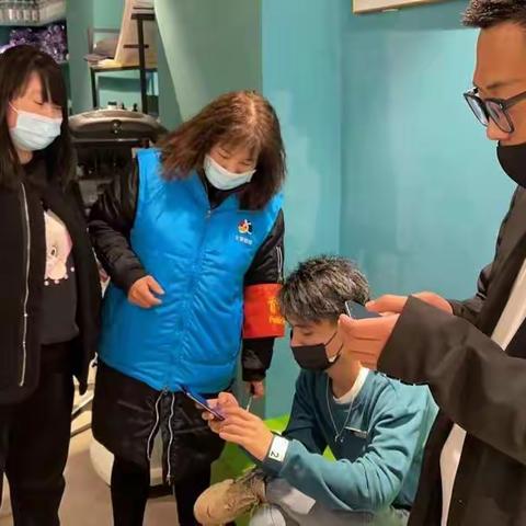 社区纪委履职监督   织密疫情防控网