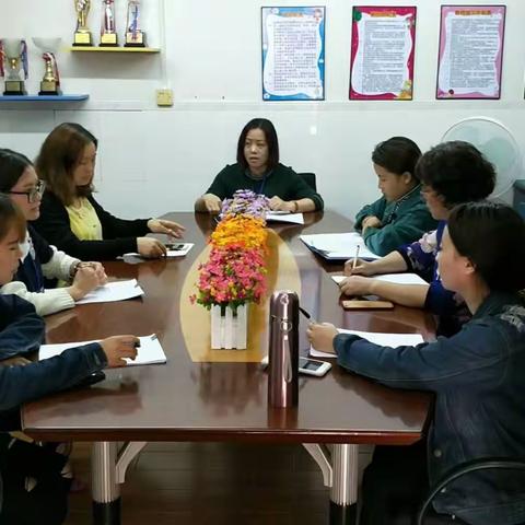 培诗幼儿园开展教师“一周一公开课、一周一教研”活动