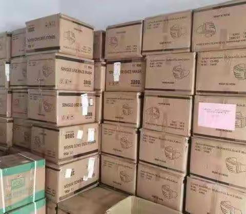 “小口罩”传递“大温暖”