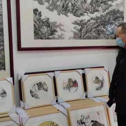 西安市文化市场综合执法支队开展艺术品经营市场暨打击整治养老诈骗专项行动执法检查