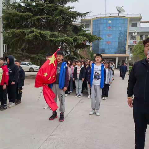 开封市祥符区陈留镇第二初级中学升旗仪式