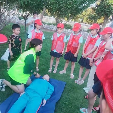 急救技能从“娃娃”抓起——心肺复苏急救知识宣传互通公益在行动