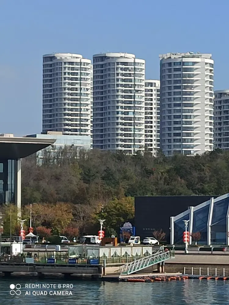 情人坝休闲风情街/游记