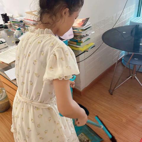 “悦”劳动   越开心  “悦”阅读   越快乐