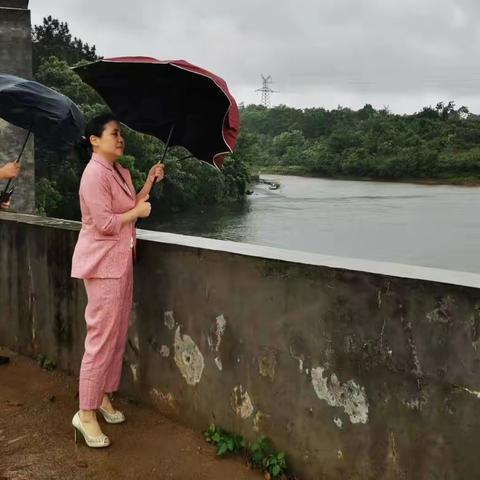 普及防汛避灾知识  坚守防汛一线   我们在行动