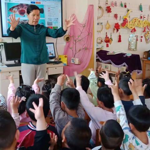 以“演”筑防 “食”刻安全 —— 范镇中心幼儿园红蕾分园食物中毒应急演练