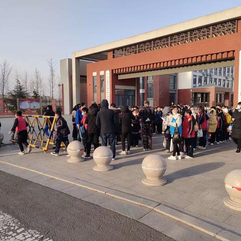 《春风十里无限好，绿意萌动正当时》行知小学2019级三班植树研学之旅纪实