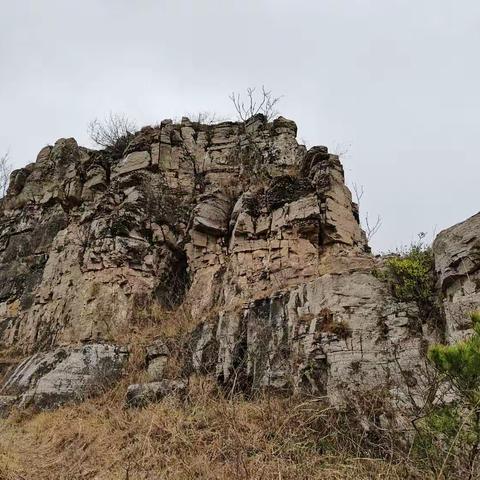 瓦屋崖上风光好