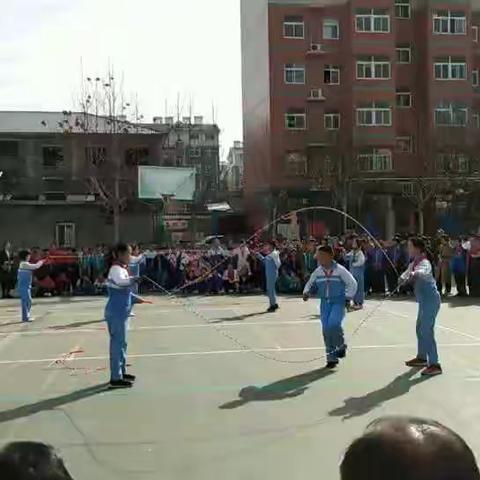 绳彩飞扬 悦动校园                                         ——西营中心小学花样跳绳特色项目发展纪实