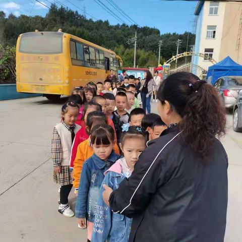 走进小学,感悟成长