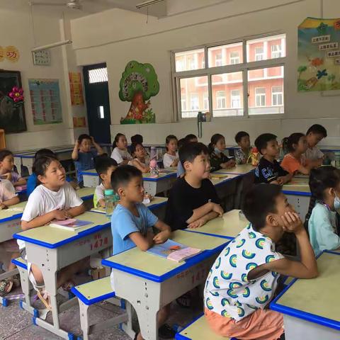 让阅读为生命擦亮底色———西苑学校暑假托管一年级阅读指导课纪实（六）