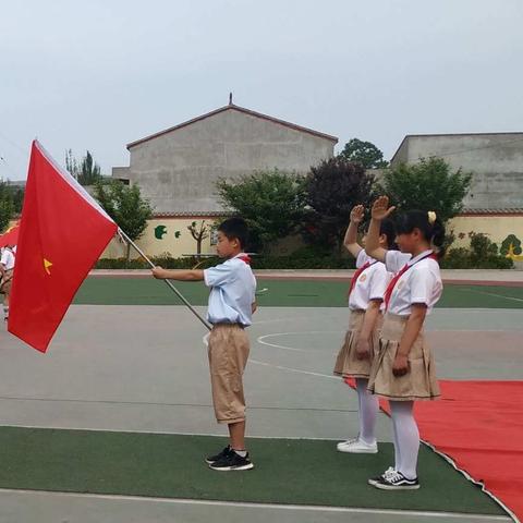 红领巾心向党 ，争做新时代好队员——唐村中心小学新队员入队仪式暨庆“六一”活动