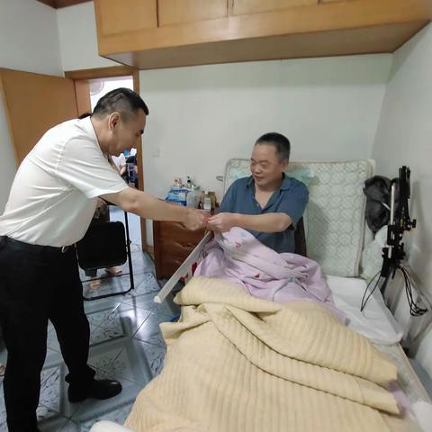 慰问送温暖  关怀暖人心