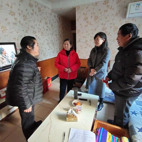春节慰问困难党员 真情关爱暖人心