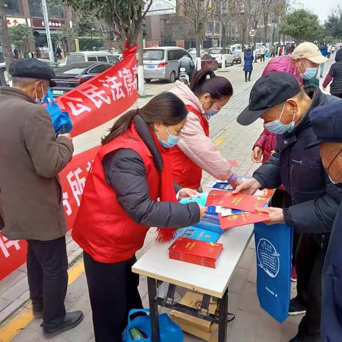 法治宣传进社区，迎接第九个国家宪法日！