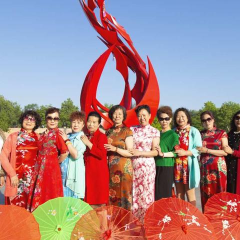风景美，旗袍美，人更美