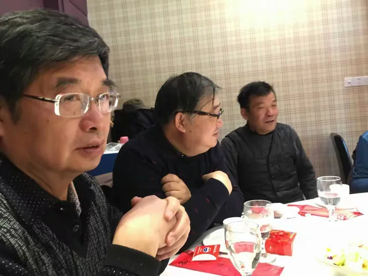 为了友情!干杯!双龙,金龙,建龙!