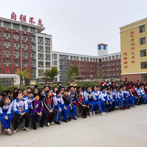 阳光校园聚活力，凝心聚力展风采，看我鸿德少年！——鸿德学校小学部 五年级拔河比赛掠影