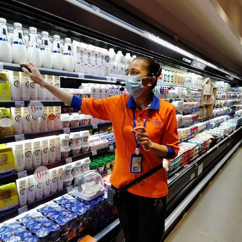 导购是，引导顾客促成购买的过程，导购是，终端建设协调客情的桥梁