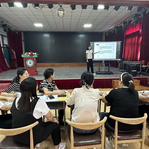 聚焦大单元整体教学，优化单元作业设计            ——记英语组“大单元教学设计”研讨交流活动