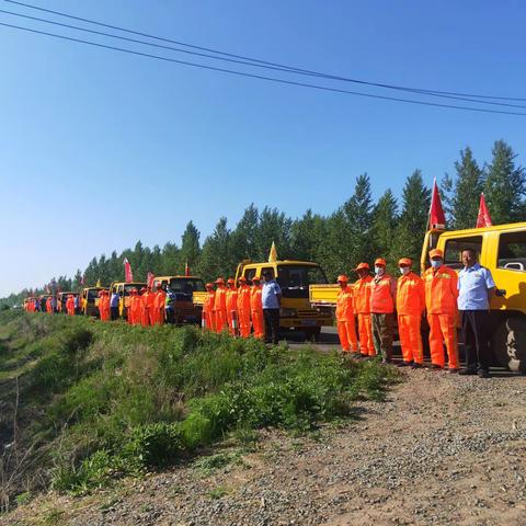 【能力作风建设年】富裕县地方道路养护中心开展“爱公路、做主人、奉献在岗位、满意在社会”系列活动——路树剪枝