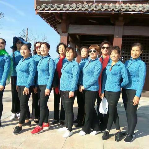 多姿多彩瑜伽一班