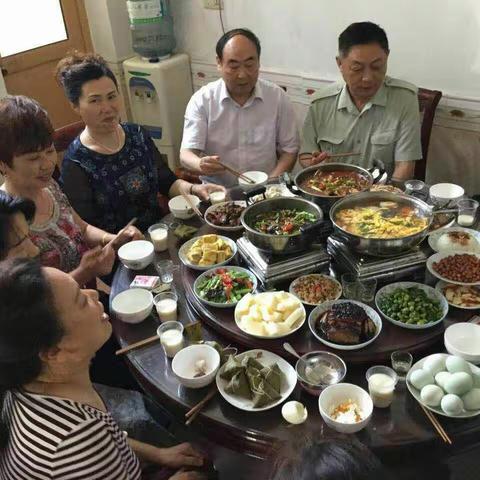 部分同学在我家一小聚
